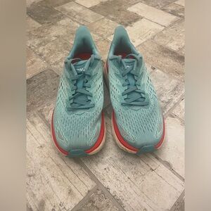 Hoka Clifton 8